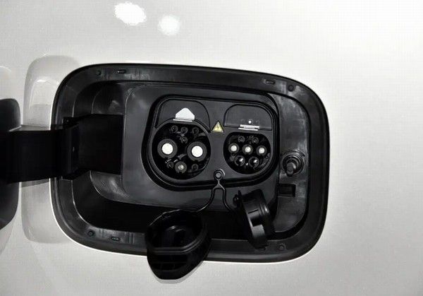 吉利银河V900已陆续发运至全国门店提供6/7/8座布局