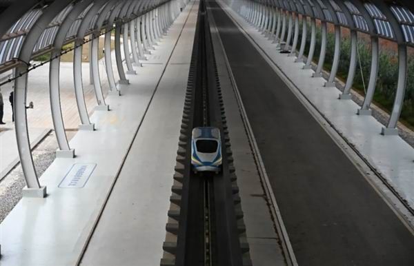 电磁发射5.3秒内将1.11吨高铁模型车加速至800km/h峰值速度