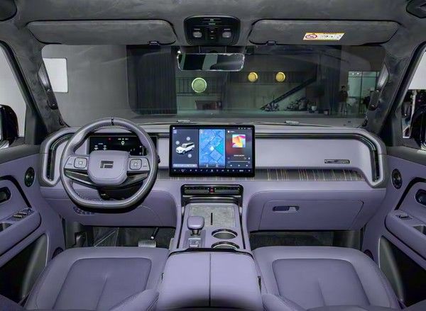 极石ADAMAS中国版中大型增程SUV正式上市价格参数配置