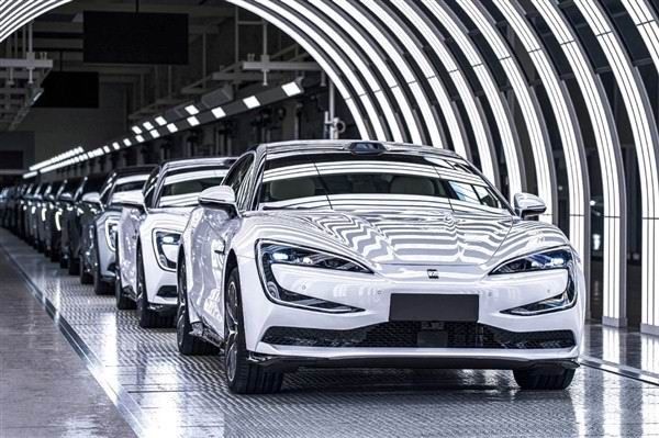 比亚迪仰望U7新车信息150度电池包满电续航1006公里