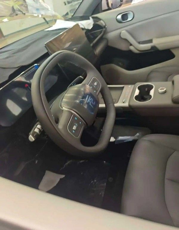 比亚迪全新SUV车型谍照这款车命名“元MAX”紧凑型SUV