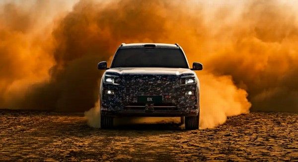 全新中大型SUV正式定名为极氪8X顶配版本将接近50万元