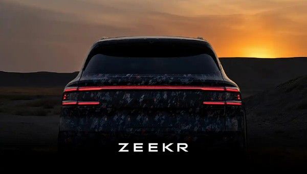 全新中大型SUV正式定名为极氪8X顶配版本将接近50万元