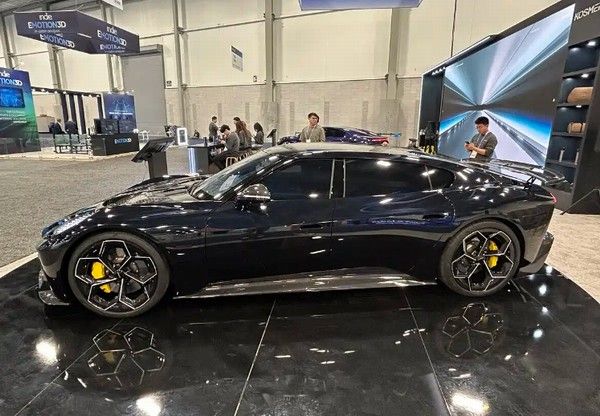 追觅科技投资的全新品牌KOSMERA旗下两款车型正式亮相