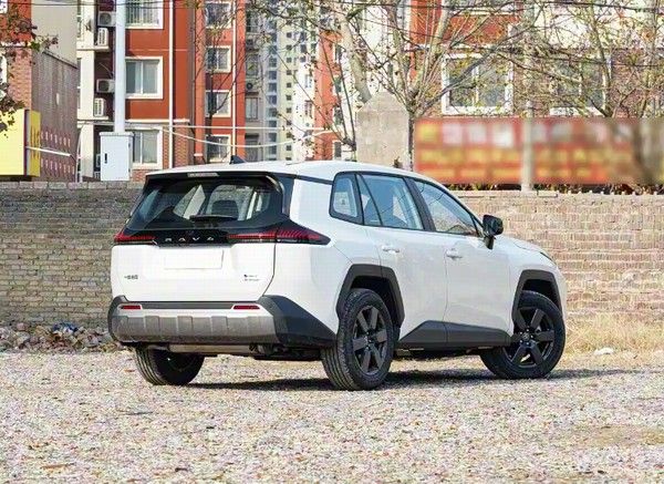 一汽丰田全新RAV4荣放正式开启交付全新外观设计