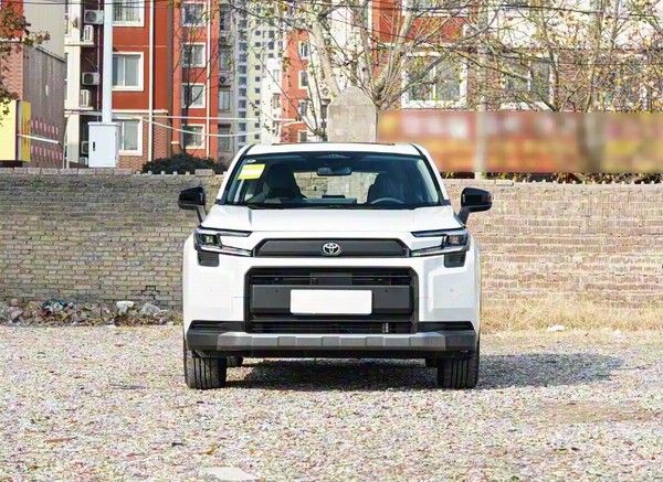 一汽丰田全新RAV4荣放正式开启交付全新外观设计