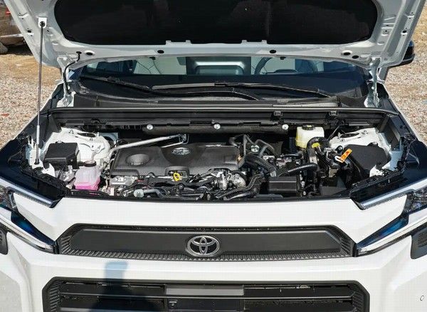 一汽丰田全新RAV4荣放正式开启交付全新外观设计