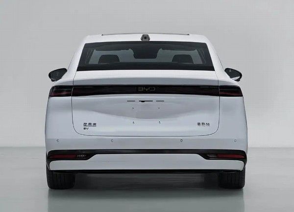 新款海豹06 EV激光雷达版车型申报图增加了激光雷达