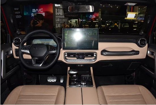 北京越野BJ40探险家将于1月15日正式上市全新内饰