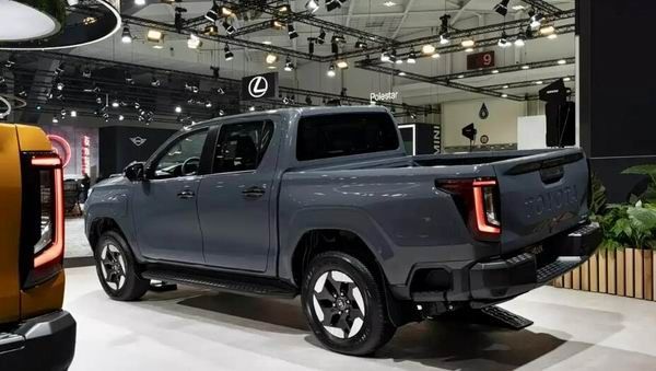 丰田Hilux纯电动版燃油/纯电动/氢燃料电池等多版本