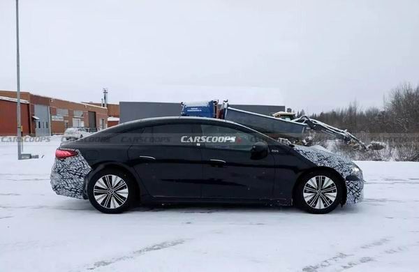 新款奔驰EQS谍照曝光新车计划将在2026年正式发布