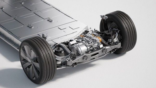 理想i8自研高压SiC电驱动系统百公里能耗低至14.8kWh