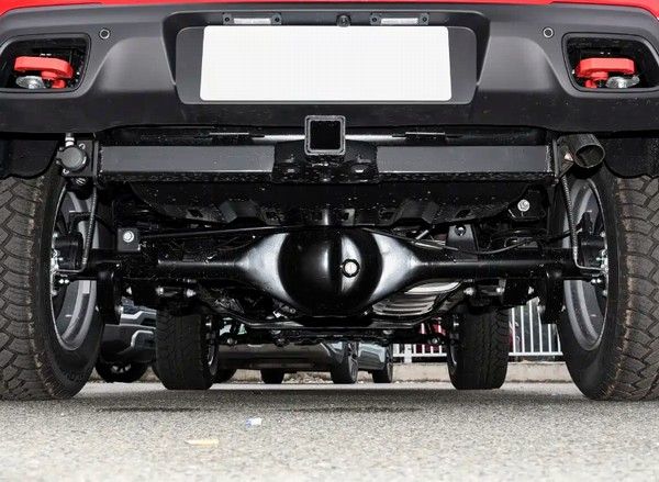 北京越野BJ40探险家上市价格2.0T汽油版/柴油版动力可选