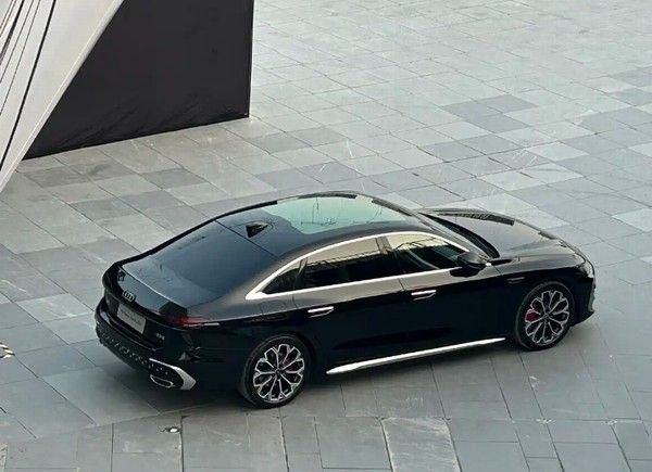 全新奥迪A6L华为乾崑辅助驾驶首发亮相新车将今年正式上市