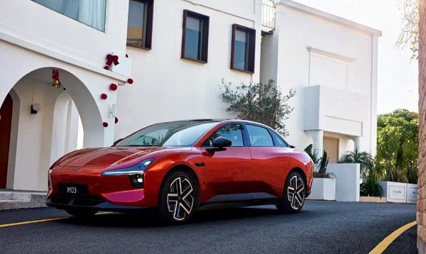 小鹏MONA M03紧凑型轿车全新官方改色官图车厘子红