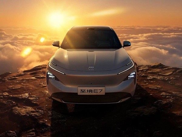 别克至境e7内饰谍照曝光后排大屏大五座SUV预计20万