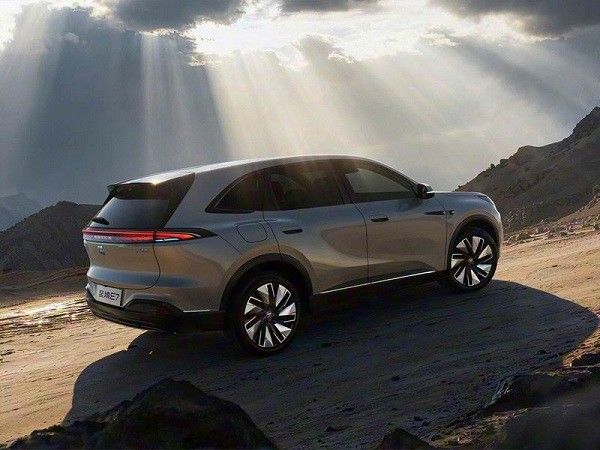 别克至境e7内饰谍照曝光后排大屏大五座SUV预计20万