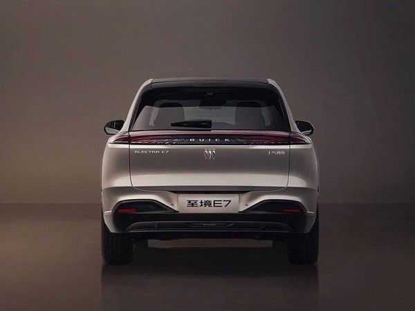 别克至境e7内饰谍照曝光后排大屏大五座SUV预计20万