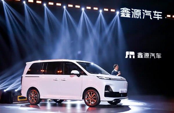 鑫源向上V6全新品牌标识大象标10万内级新能源市场