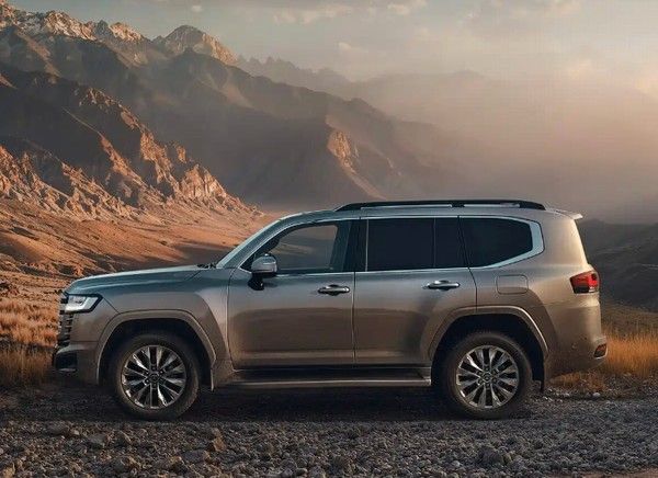 新款丰田兰德酷路泽官图发布3.5T V6+电机混动系统