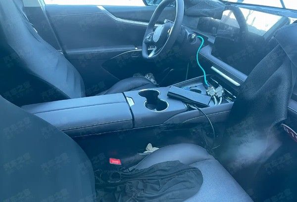 别克至境E7内饰谍照曝光大五座SUV计划一季度发布