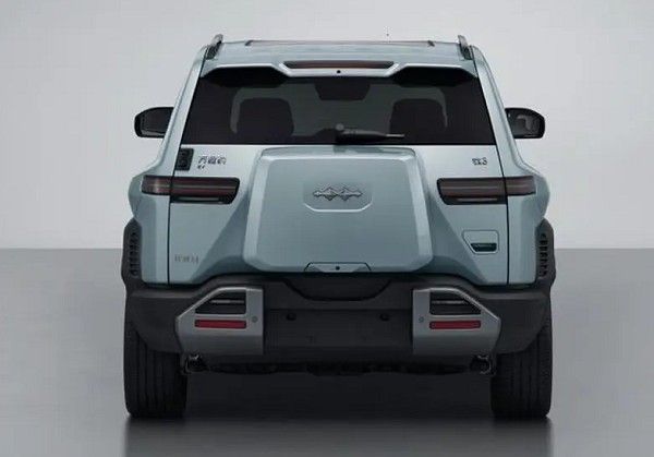 新款方程豹钛3实车亮相动力升级大幅提升激光雷达加持