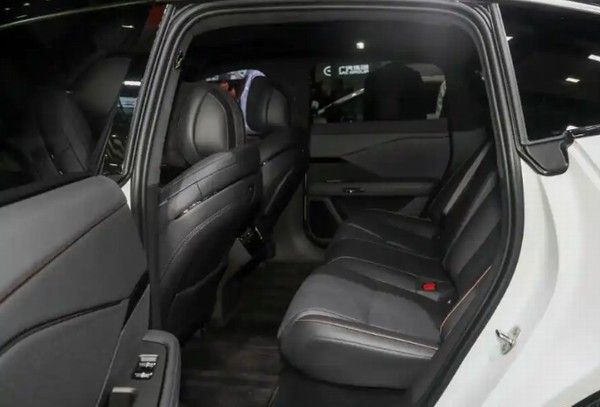 丰田铂智7中大型纯电轿车上市时间3月参数配置价格