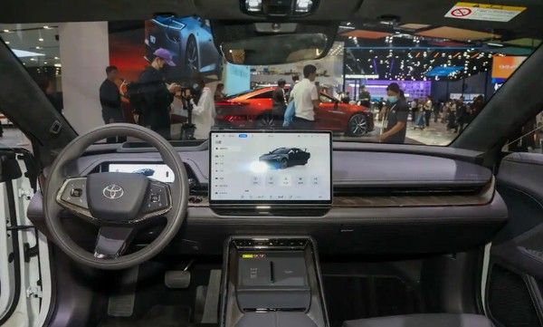 丰田铂智7中大型纯电轿车上市时间3月参数配置价格