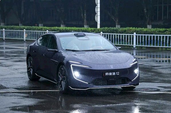 全新阿维塔12中大型轿车实车亮相华为激光雷达加持