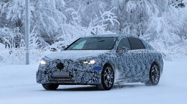 奔驰纯电C级轿车路测图曝光预计该车将于2026年亮相