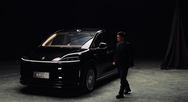 奇瑞智界V9价格参数配置2+2+3座椅布局增程混动