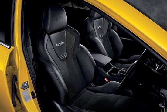 斯巴鲁WRX S4 STI特别版车型性能轿车主打加速和操控